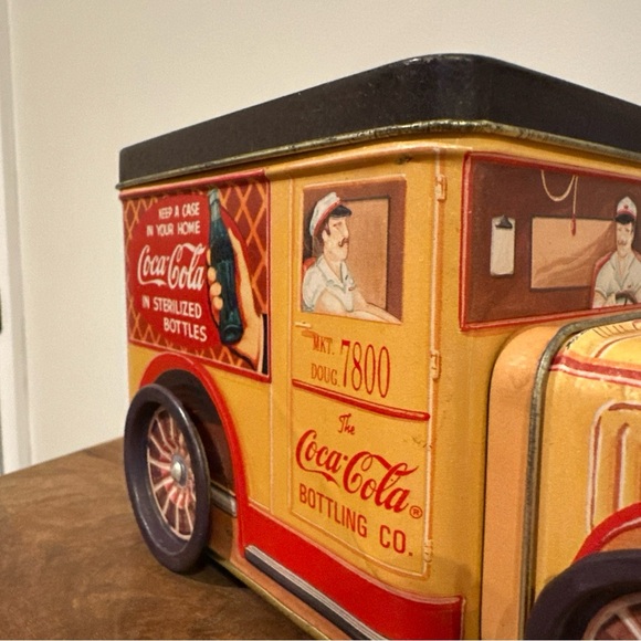 Coca Cola Delivery Truck Shaped Vintage 1995 Collector Tin Storage Box 4H 7.5L - Picture 3 of 10